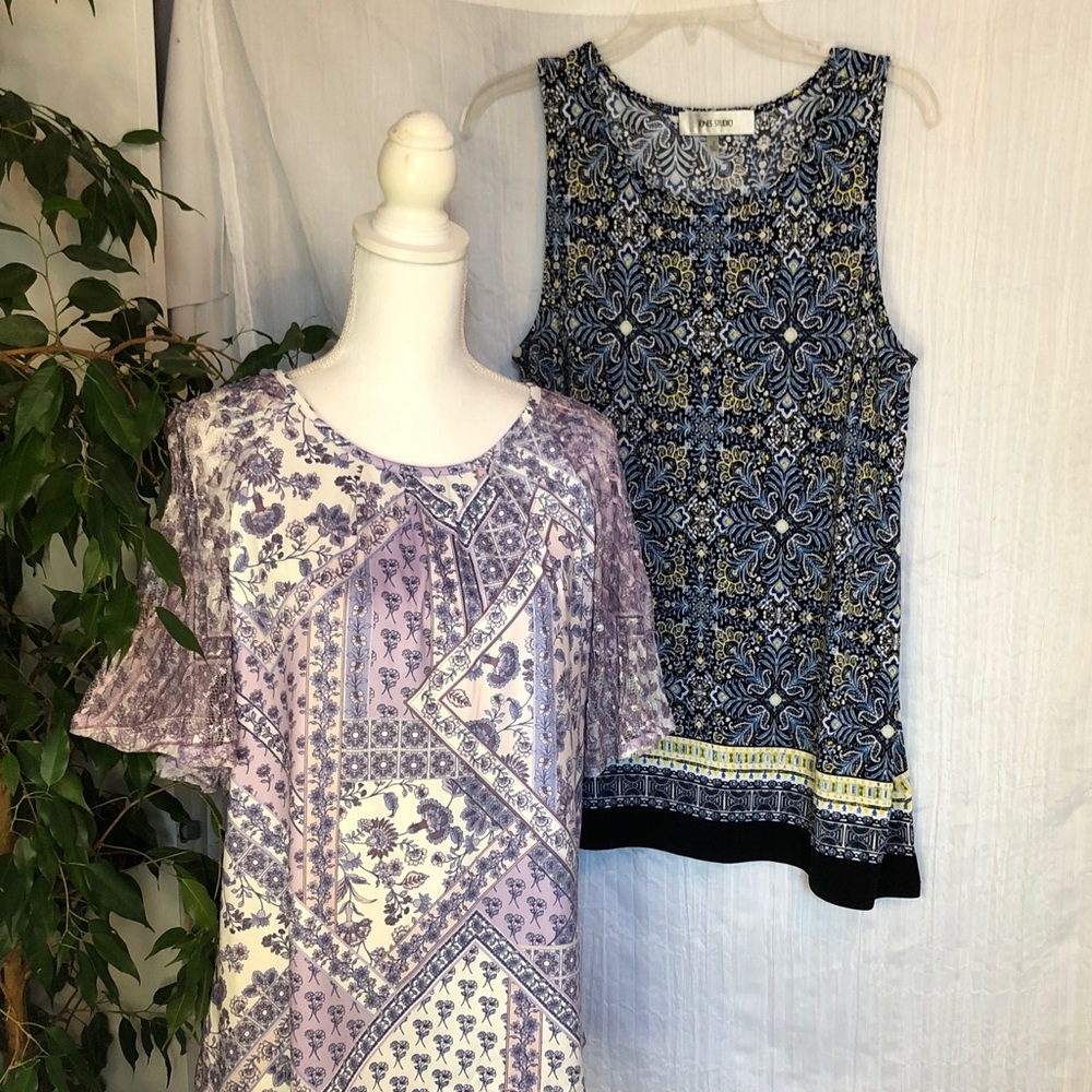 ROZ & ALI & JONES STUDIO Size S purple paisley bat wing short sleeve top & blue